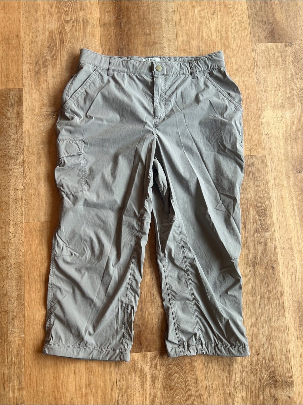 LL Bean Womens Tropicwear Capri Pants Womens M Hiking Performance Stretch Nylon